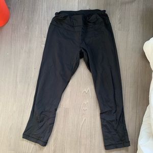 Lululemon cropped black leggings